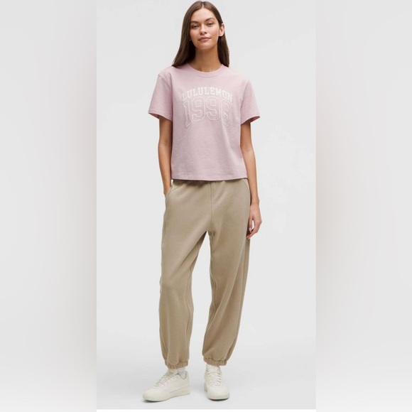 NWT lululemon Relaxed Fit Cotton Jersey T-Shirt Graphic Pink Haze Size 8 - Picture 7 of 11